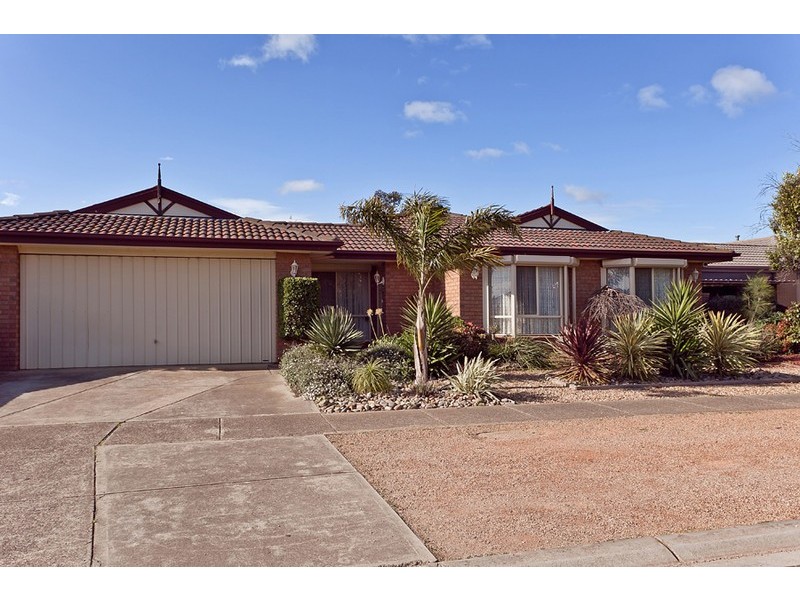 42 Dongala Drive, Werribee VIC 3030