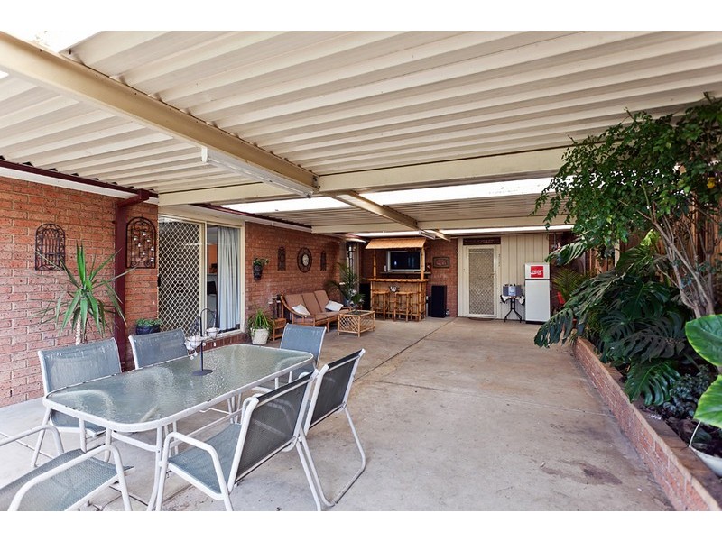 42 Dongala Drive, Werribee VIC 3030