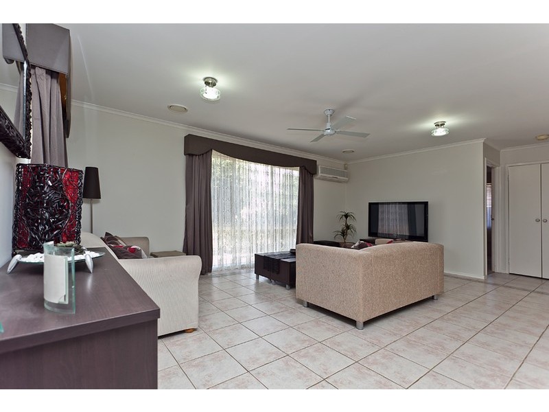 42 Dongala Drive, Werribee VIC 3030