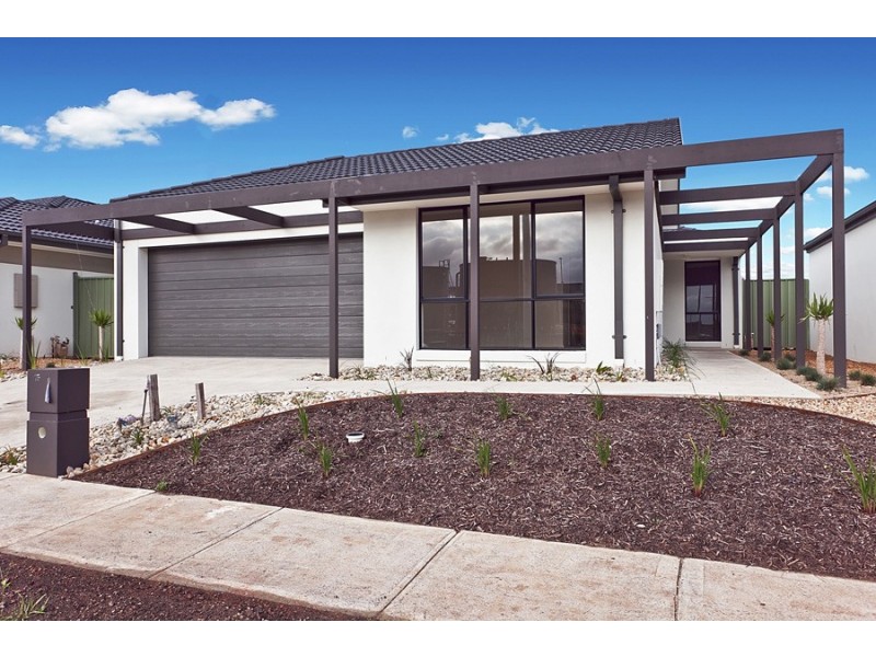 15 Ambleside Ave, Wyndham Vale VIC 3024