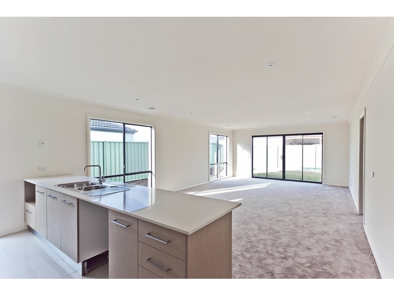 15 Ambleside Ave, Wyndham Vale VIC 3024