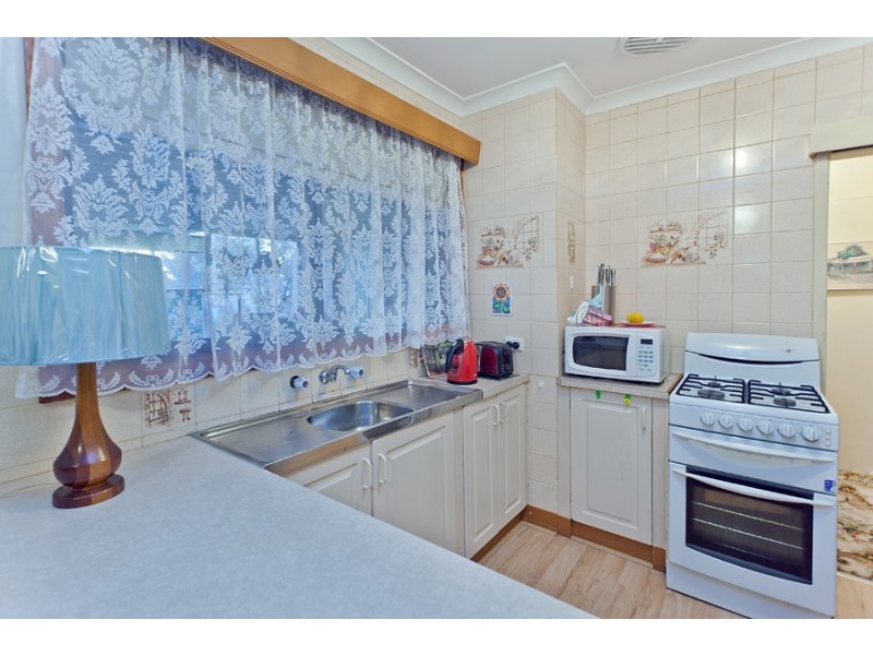 28 Kaye Crescent, Laverton VIC 3028