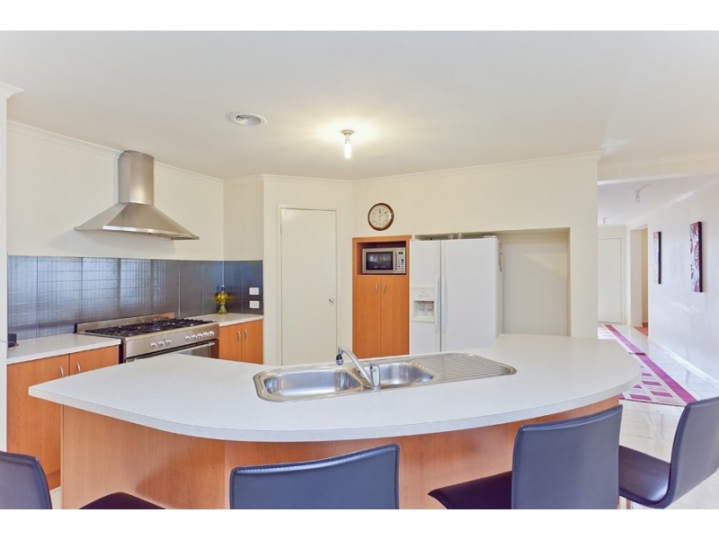 10 Kingsfield way, Truganina VIC 3029