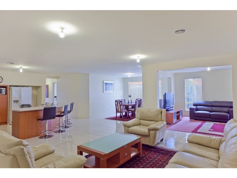 10 Kingsfield way, Truganina VIC 3029