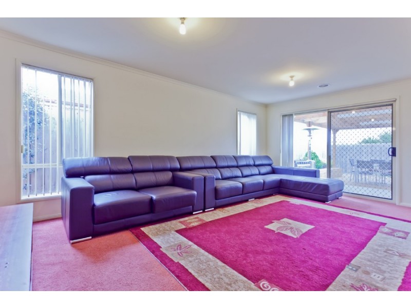 10 Kingsfield way, Truganina VIC 3029