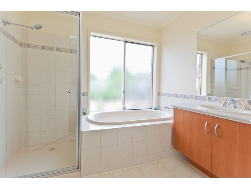 10 Kingsfield way, Truganina VIC 3029