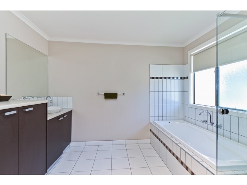 11 Penrose Promenade, Tarneit VIC 3029