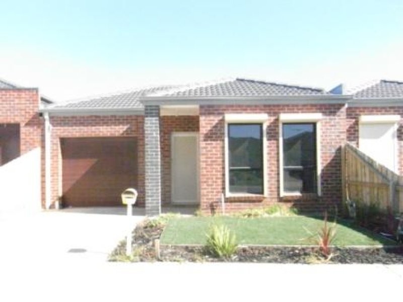 1/11 McDougall Place, Truganina VIC 3029