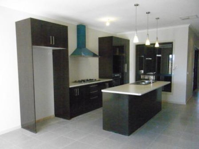 1/11 McDougall Place, Truganina VIC 3029