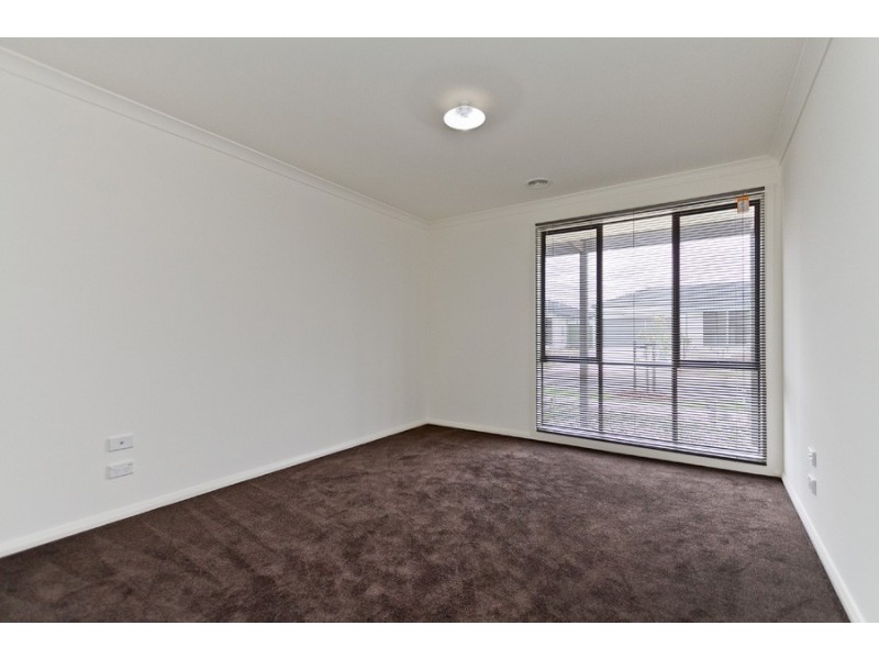 33  Ambleside Avenue, Wyndham Vale VIC 3024