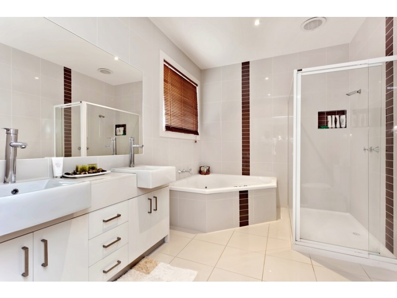 6 Rainbow Way, Tarneit VIC 3029