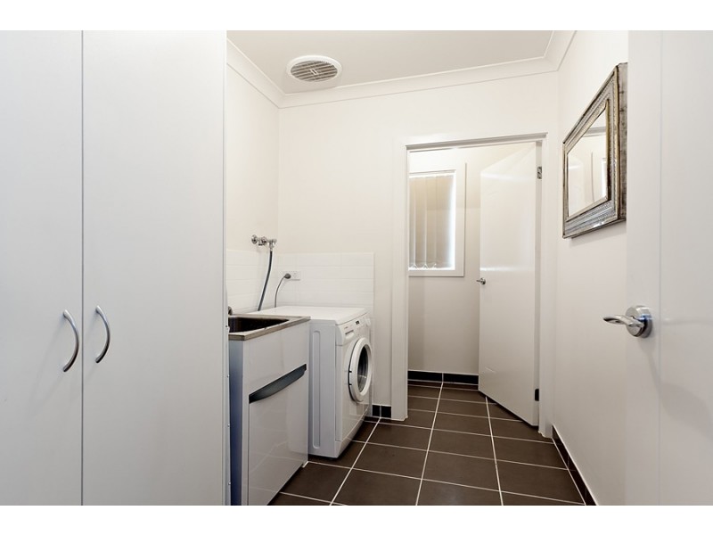 2/47 Tyrone Street, Werribee VIC 3030