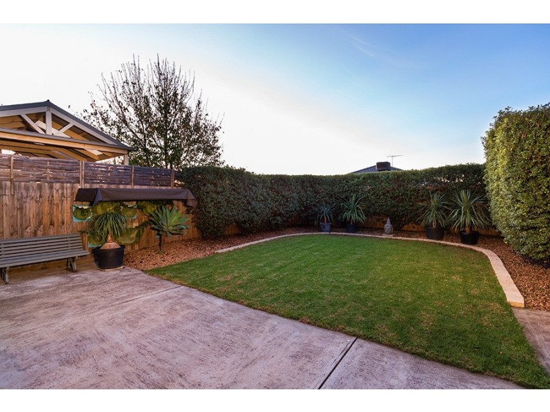 25 Almond Close, Werribee VIC 3030