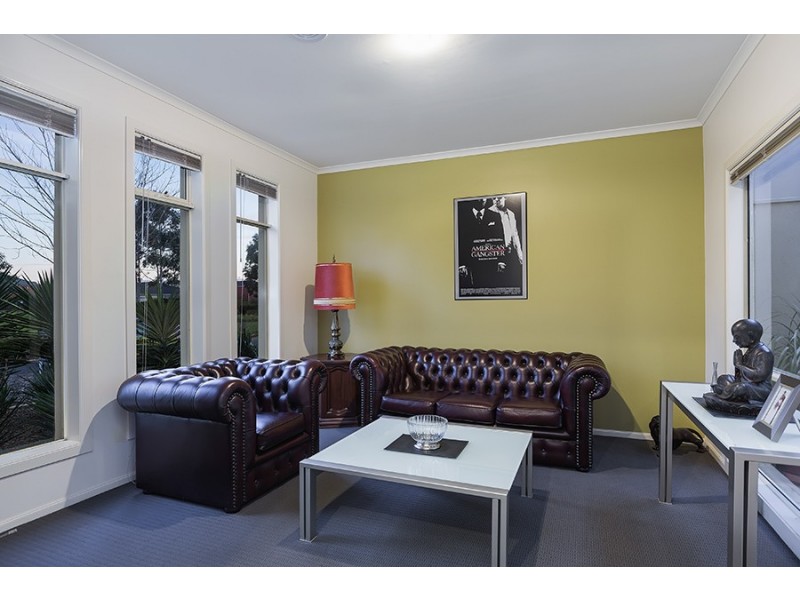 25 Almond Close, Werribee VIC 3030