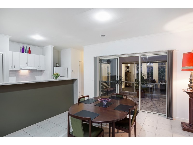 25 Almond Close, Werribee VIC 3030