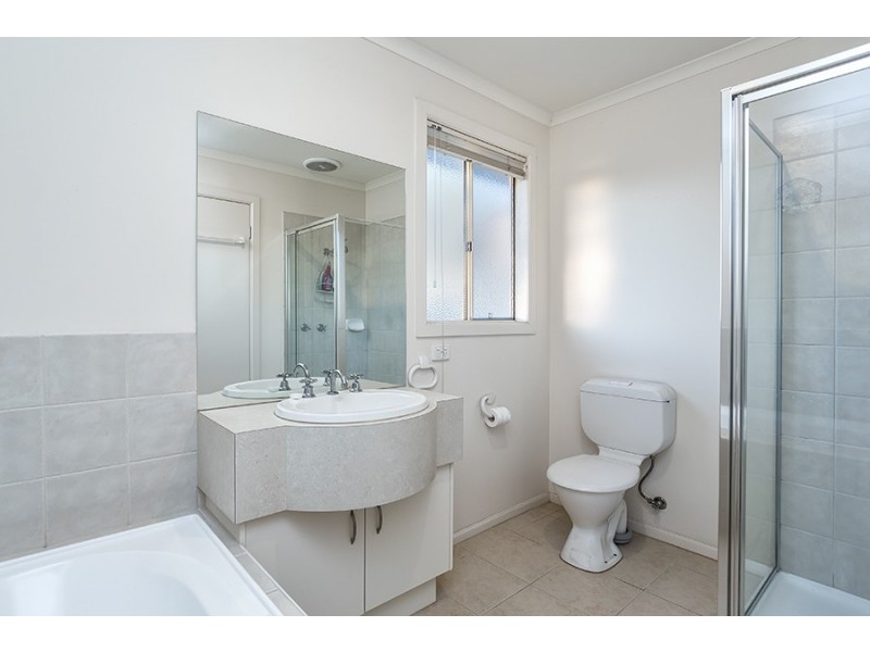 25 Almond Close, Werribee VIC 3030