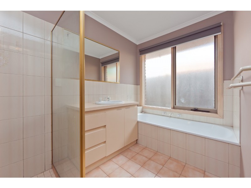 13 Torbay Court, Werribee VIC 3030