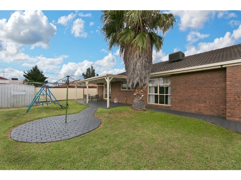 2 Wattlebird Court, Werribee VIC 3030