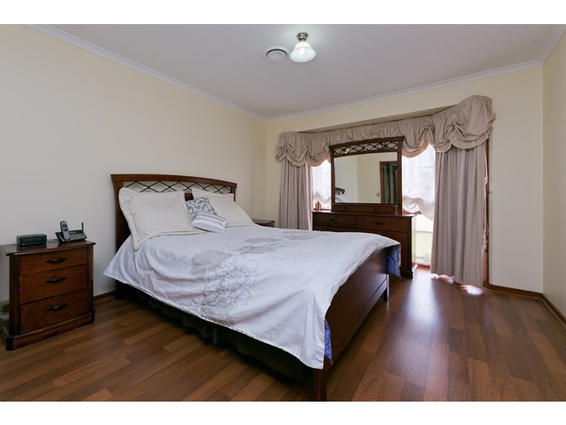 2 Wattlebird Court, Werribee VIC 3030