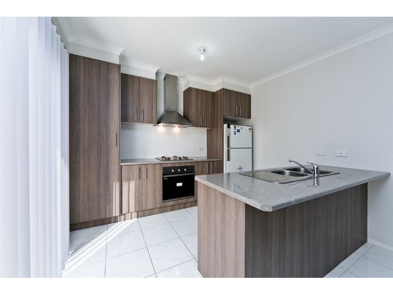 2/62 Toritta Way, Truganina VIC 3029