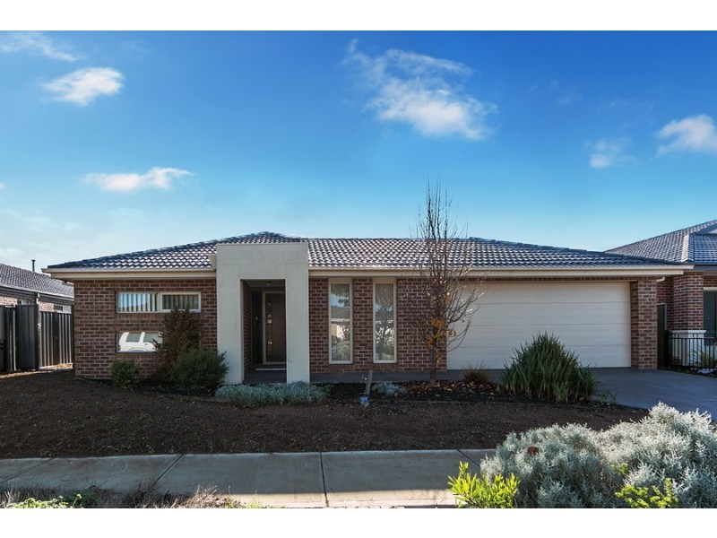 16 Blue Jay Cres, Tarneit VIC 3029