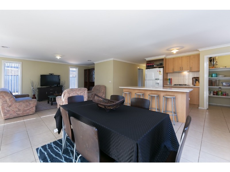 16 Blue Jay Cres, Tarneit VIC 3029