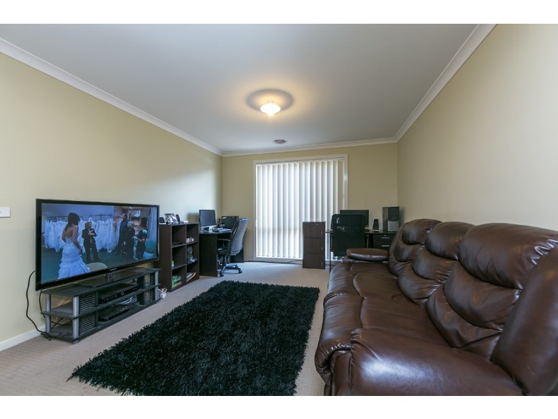16 Blue Jay Cres, Tarneit VIC 3029