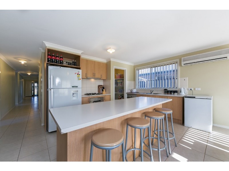 16 Blue Jay Cres, Tarneit VIC 3029