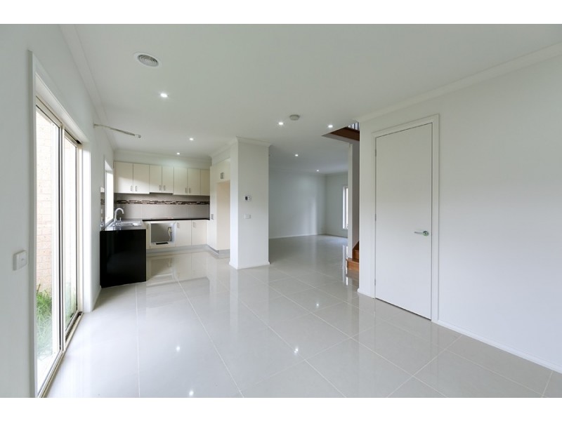 2/35-37 Fitzpatrick Drive, Altona Meadows VIC 3028