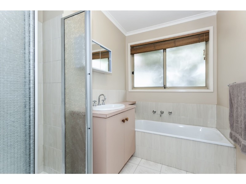 24 Seine Close, Werribee VIC 3030