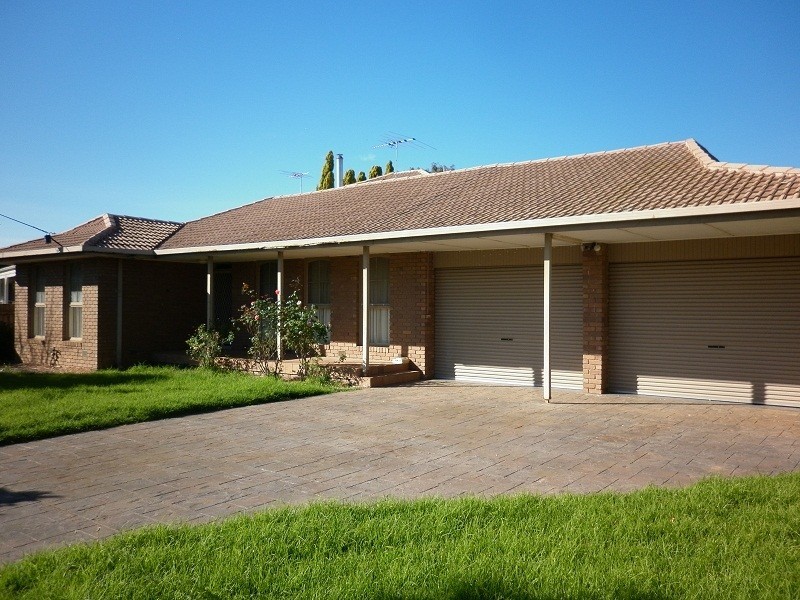 2 Finch Road, Werribee South VIC 3030