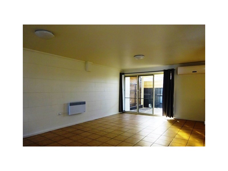 1/8 Beasley Avenue, Werribee VIC 3030