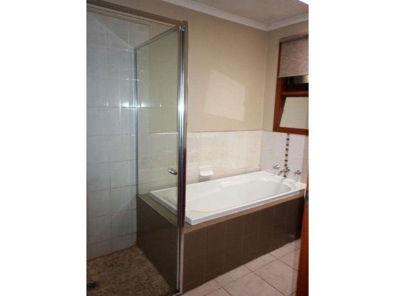 16 Mount Eagle Way, Wyndham Vale VIC 3024