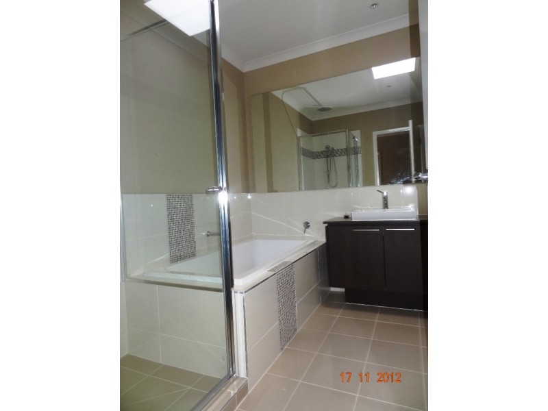 35 Holly Green Circuit, Truganina VIC 3029