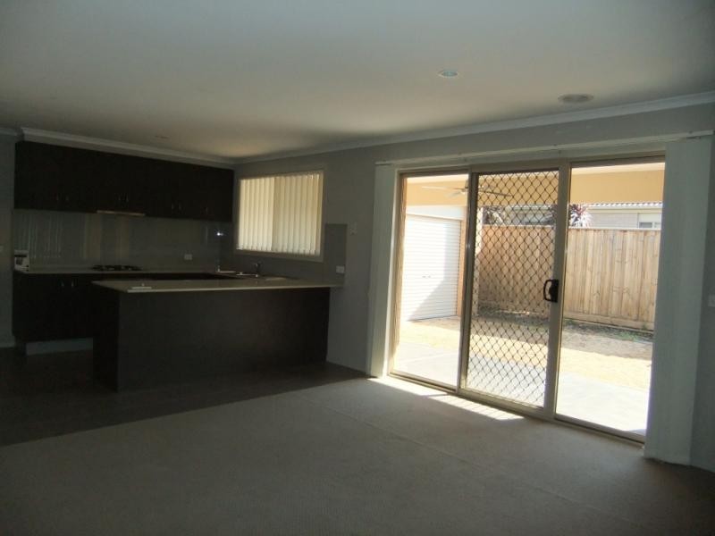 6 Banilla Close, Point Cook VIC 3030