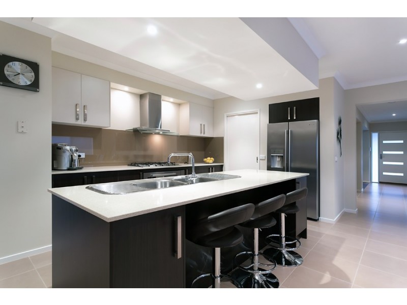 10 Montezuma Avenue, Truganina VIC 3029