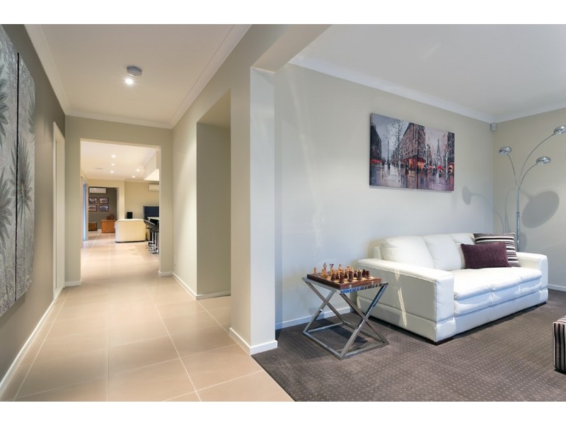 10 Montezuma Avenue, Truganina VIC 3029