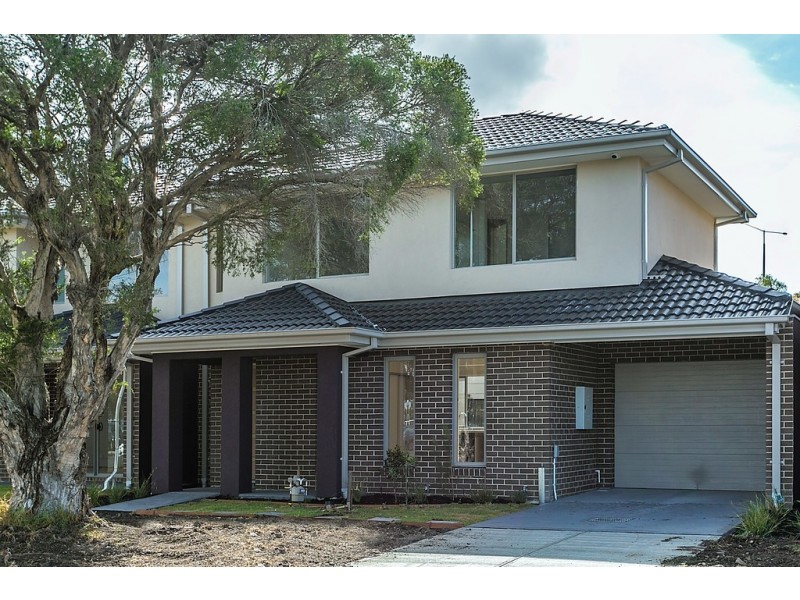 2/27 Railway Avenue, Laverton VIC 3028