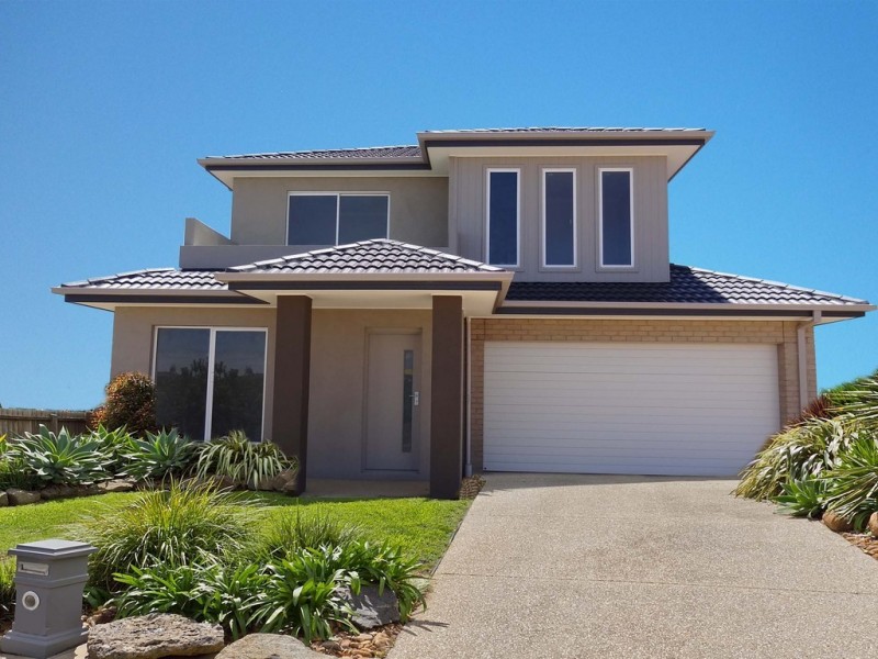 18 Sundowner Place, Sanctuary Lakes VIC 3030