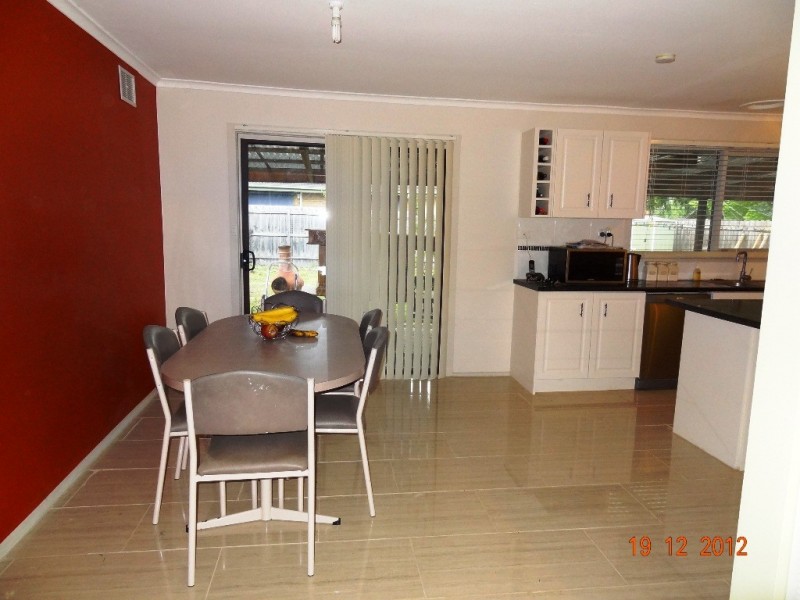 19 Warringa Crescent, Hoppers Crossing VIC 3029