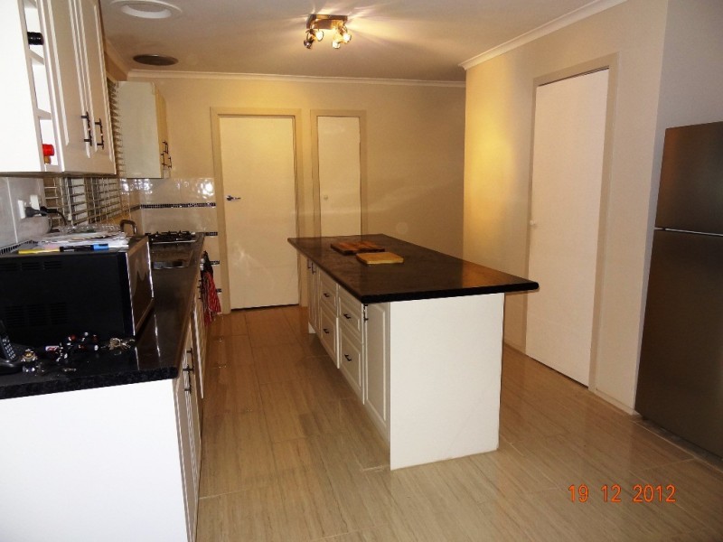 19 Warringa Crescent, Hoppers Crossing VIC 3029