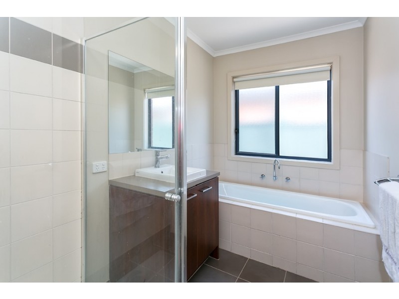 8 Hidden Valley Drive, Tarneit VIC 3029