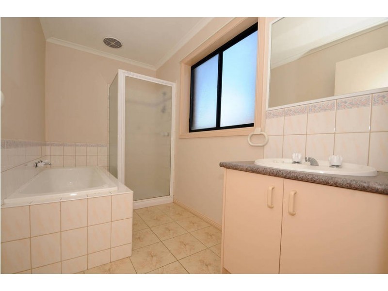 9 Quarrion Crt, Hoppers Crossing VIC 3029