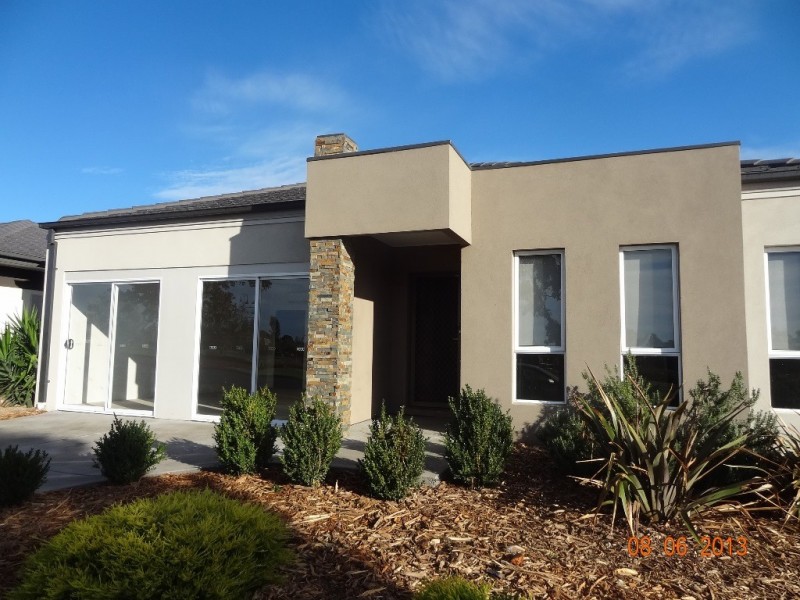 10 Munro Drive, Wyndham Vale VIC 3024