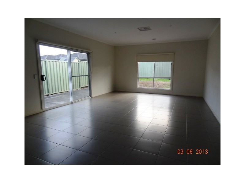 10 Munro Drive, Wyndham Vale VIC 3024