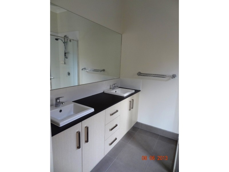 10 Munro Drive, Wyndham Vale VIC 3024