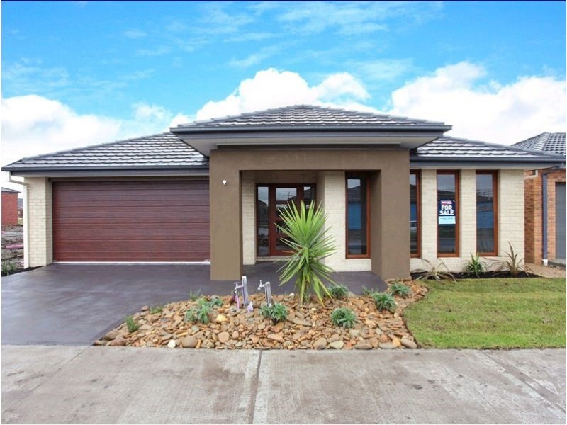 1016 Lambourne Ave, Truganina VIC 3029