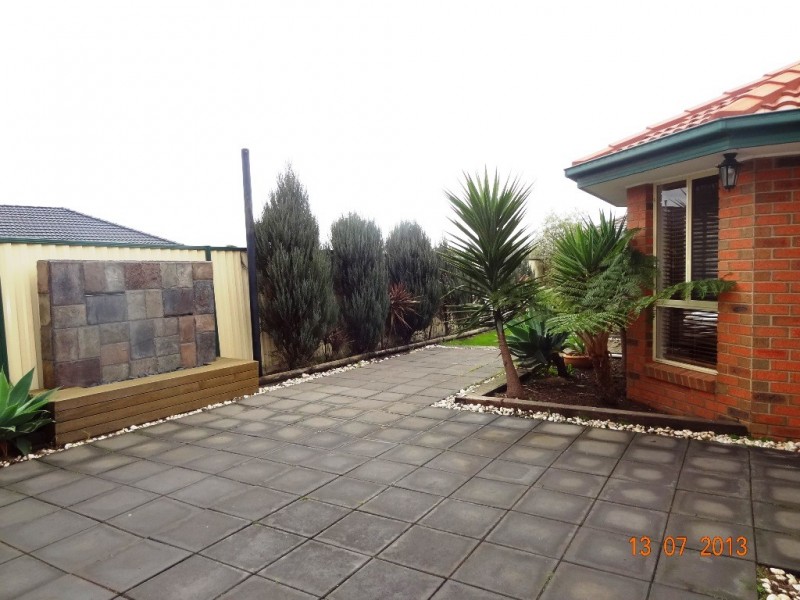 21 Eleanor Drive, Hoppers Crossing VIC 3029