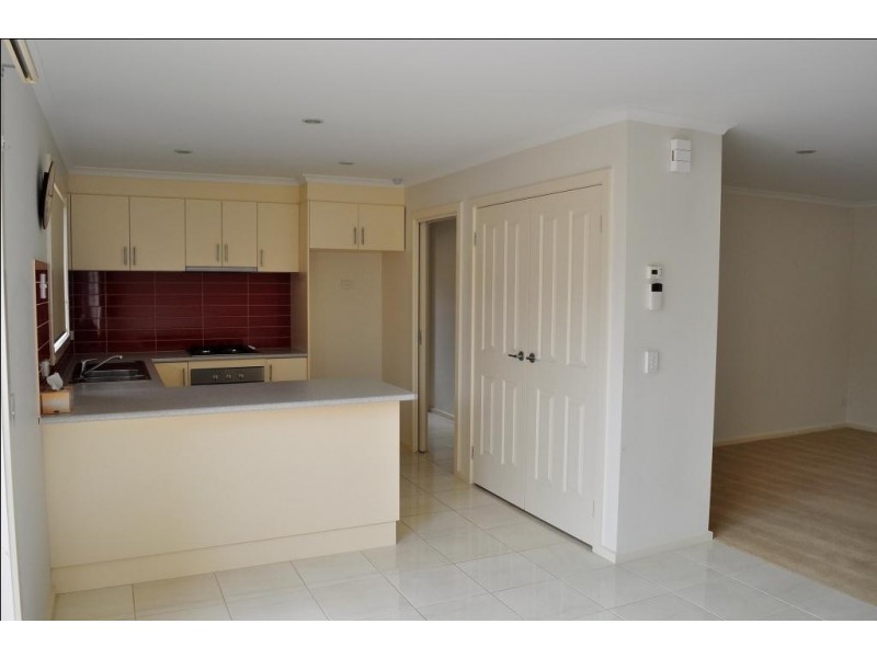 4/101 Waratah Drive, Altona Meadows VIC 3028