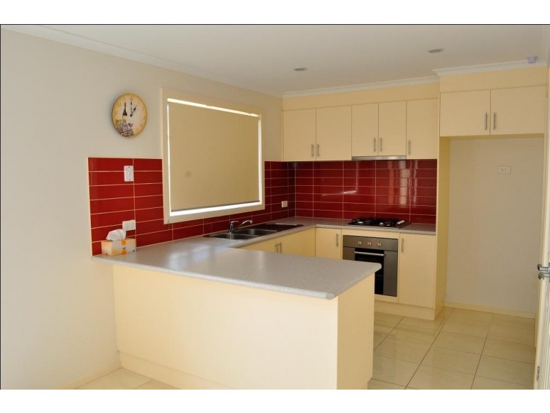 4/101 Waratah Drive, Altona Meadows VIC 3028